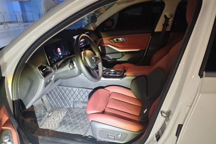 Used BMW i3 2024 eDrive 35 L Left Front Seat