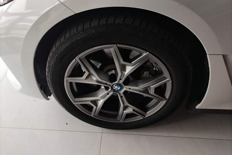 Used BMW i3 2024 eDrive 35 L Left Front Wheel Hub
