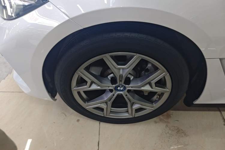 Used BMW i3 2024 eDrive 35 L Left Front Wheel Hub