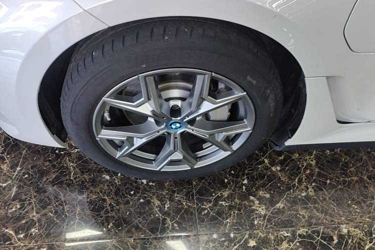Used BMW i3 2024 eDrive 35 L Left Front Wheel Hub