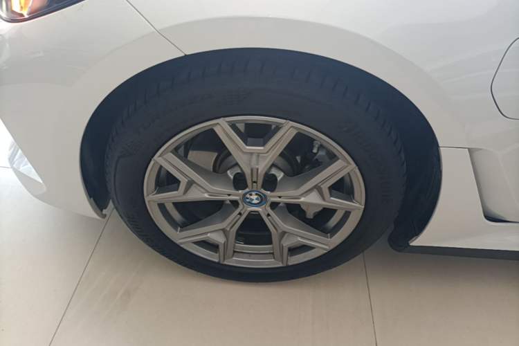 Used BMW i3 2024 eDrive 35 L Left Front Wheel Hub