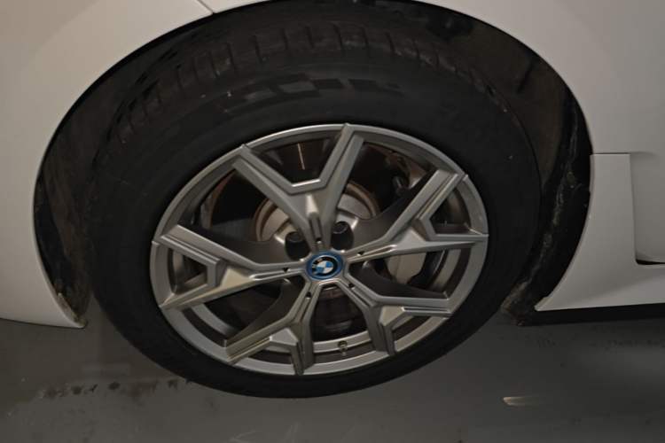 Used BMW i3 2024 eDrive 35 L Left Front Wheel Hub