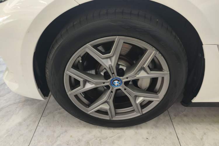 Used BMW i3 2024 eDrive 35 L Left Front Wheel Hub
