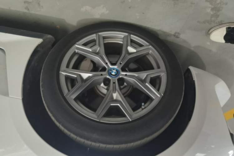 Used BMW i3 2024 eDrive 35 L Left Front Wheel Hub