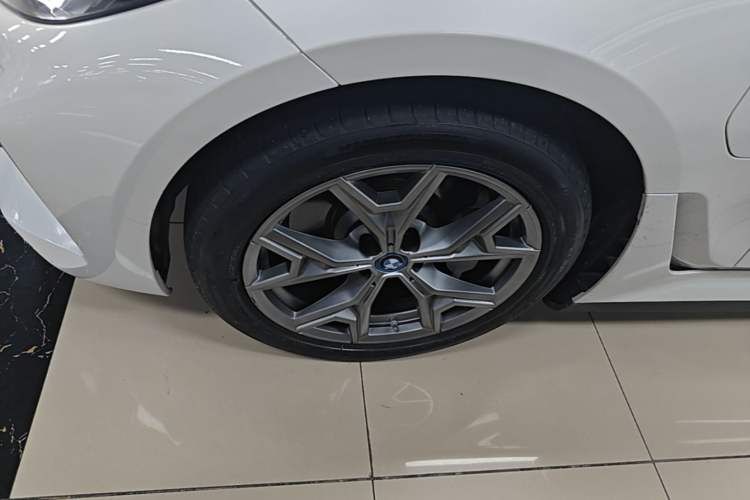 Used BMW i3 2024 eDrive 35 L Left Front Wheel Hub
