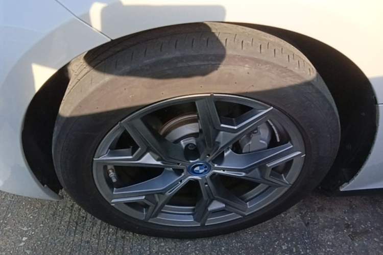 Used BMW i3 2024 eDrive 35 L Left Front Wheel Hub