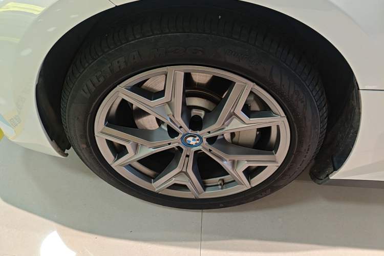 Used BMW i3 2024 eDrive 35 L Left Front Wheel Hub