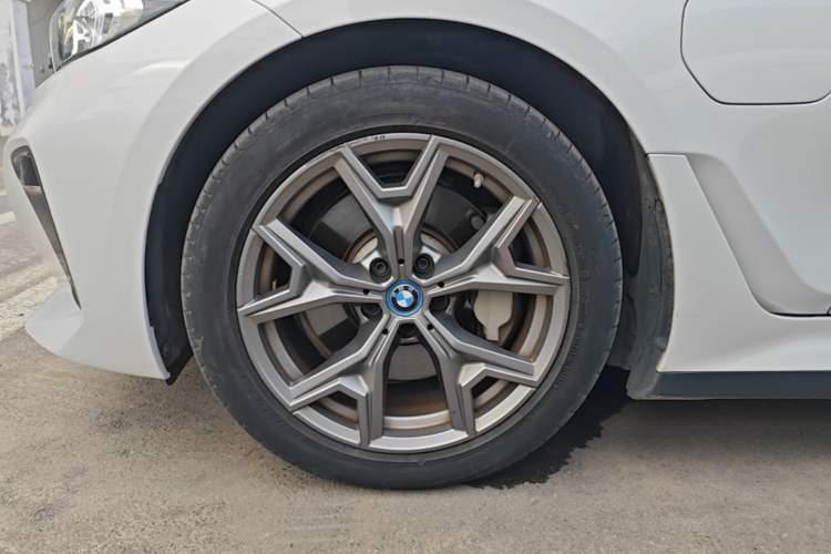 Used BMW i3 2024 eDrive 35 L Left Front Wheel Hub