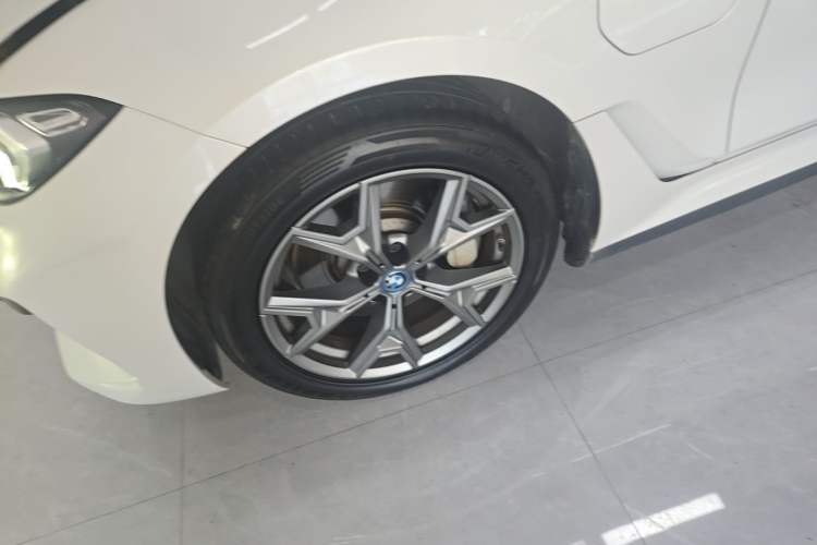 Used BMW i3 2024 eDrive 35 L Left Front Wheel Hub