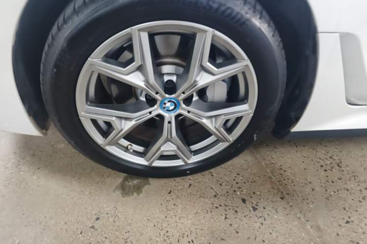 Used BMW i3 2024 eDrive 35 L Left Front Wheel Hub