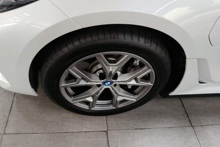 Used BMW i3 2024 eDrive 35 L Left Front Wheel Hub