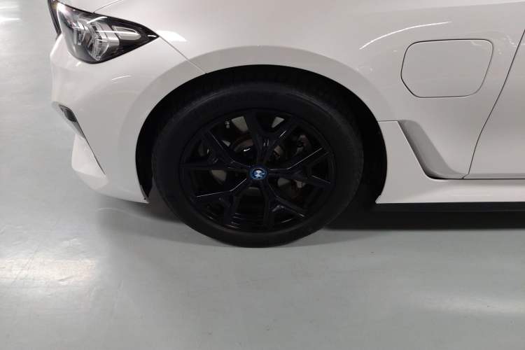 Used BMW i3 2024 eDrive 35 L Left Front Wheel Hub