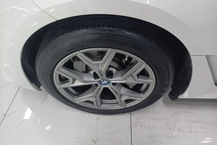 Used BMW i3 2024 eDrive 35 L Left Front Wheel Hub