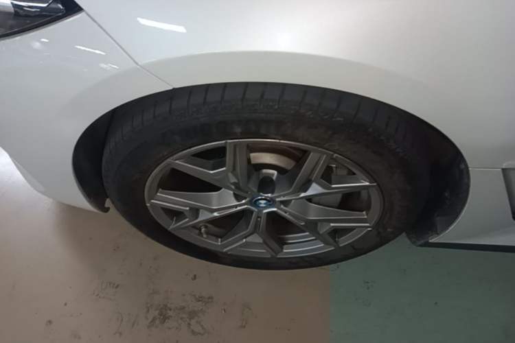Used BMW i3 2024 eDrive 35 L Left Front Wheel Hub