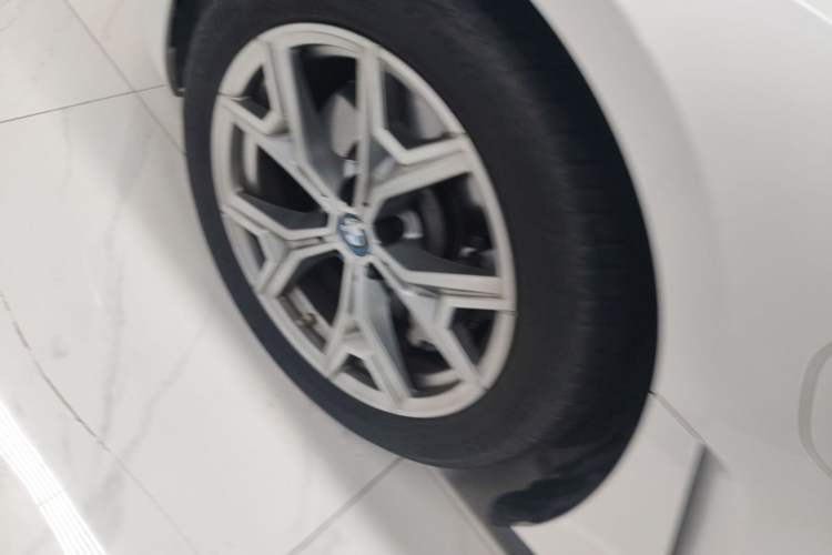 Used BMW i3 2024 eDrive 35 L Left Front Wheel Hub
