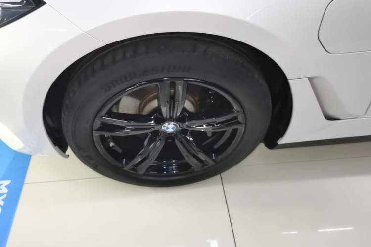 Used BMW i3 2024 eDrive 35 L Left Front Wheel Hub
