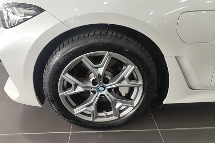 Used BMW i3 2024 eDrive 35 L Left Front Wheel Hub