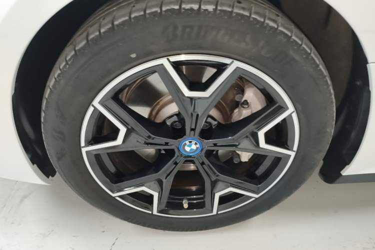 Used BMW i3 2024 eDrive 35 L Left Front Wheel Hub