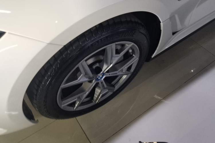 Used BMW i3 2024 eDrive 35 L Left Front Wheel Hub