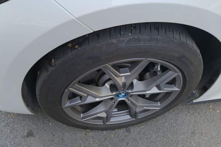 Used BMW i3 2024 eDrive 35 L Left Front Wheel Hub