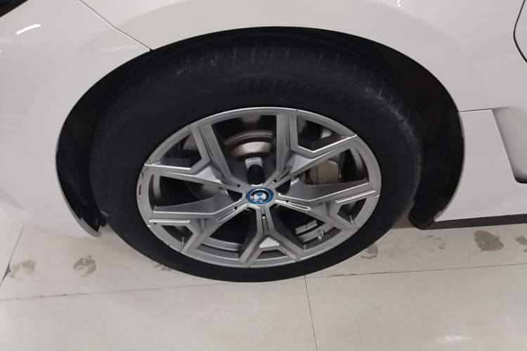 Used BMW i3 2024 eDrive 35 L Left Front Wheel Hub