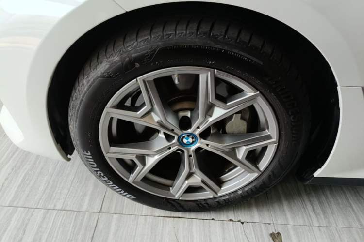 Used BMW i3 2024 eDrive 35 L Left Front Wheel Hub