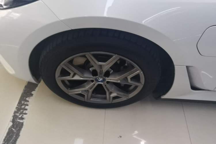 Used BMW i3 2024 eDrive 35 L Left Front Wheel Hub