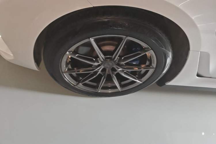 Used BMW i3 2024 eDrive 35 L Left Front Wheel Hub