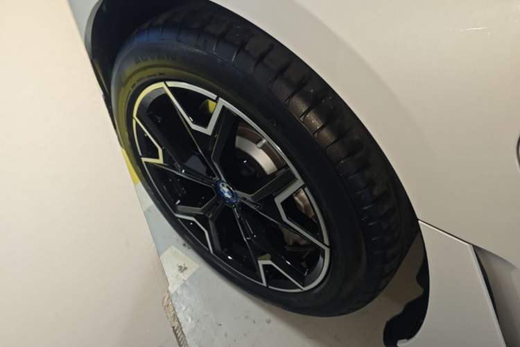 Used BMW i3 2024 eDrive 40 L Midnight Edition Left Front Wheel Hub