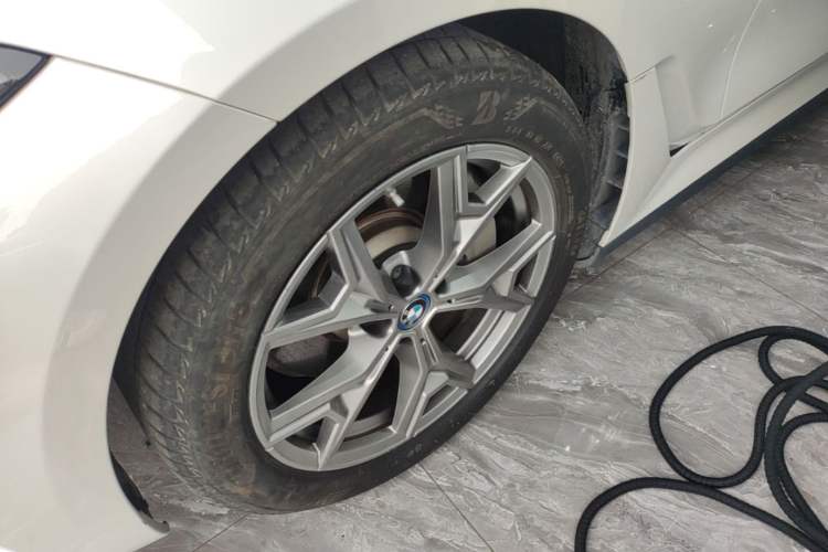 Used BMW i3 2024 eDrive 35 L Left Front Wheel Hub