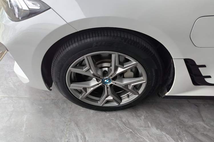 Used BMW i3 2024 eDrive 35 L Left Front Wheel Hub