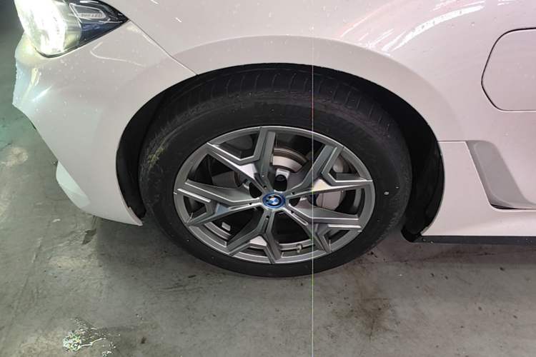 Used BMW i3 2024 eDrive 35 L Left Front Wheel Hub