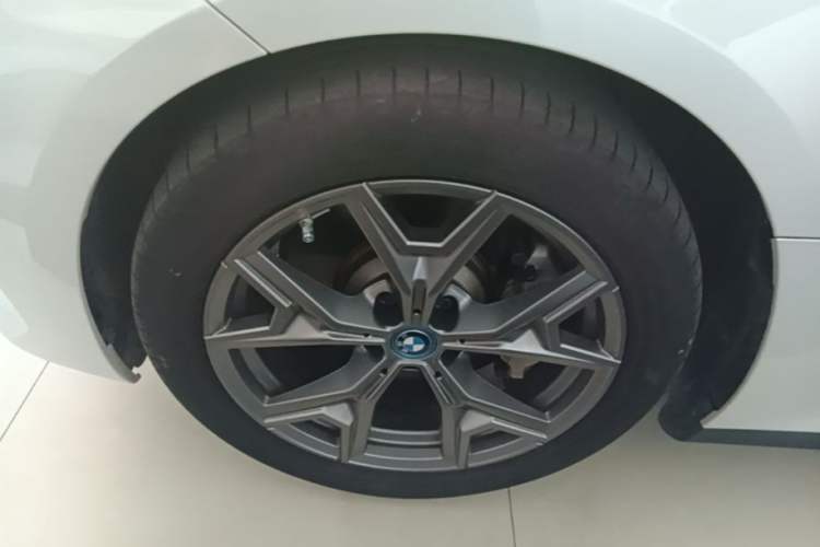 Used BMW i3 2024 eDrive 35 L Left Front Wheel Hub