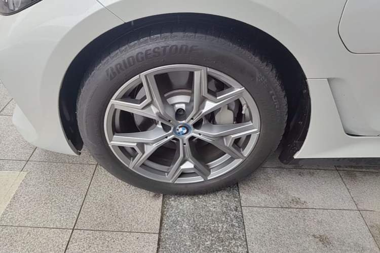 Used BMW i3 2024 eDrive 35 L Left Front Wheel Hub