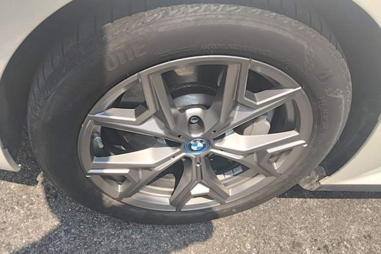 Used BMW i3 2024 eDrive 35 L Left Front Wheel Hub