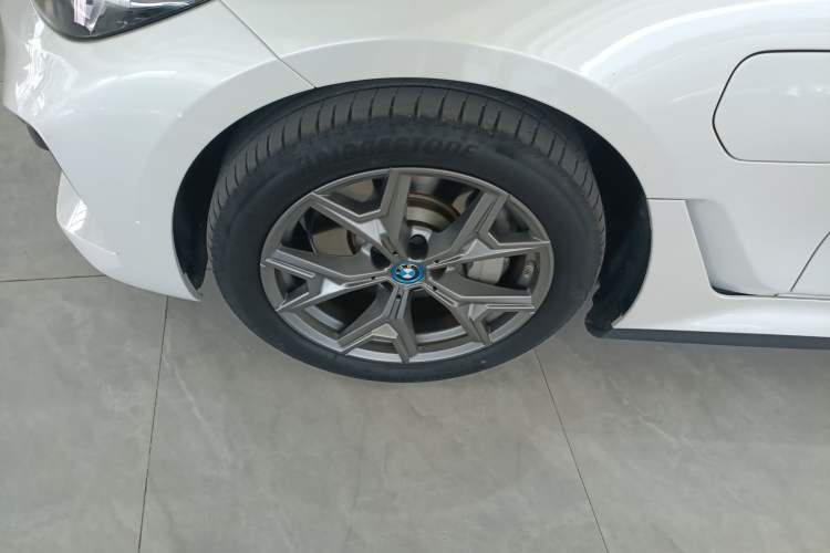 Used BMW i3 2024 eDrive 35 L Left Front Wheel Hub
