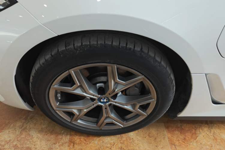 Used BMW i3 2024 eDrive 35 L Left Front Wheel Hub