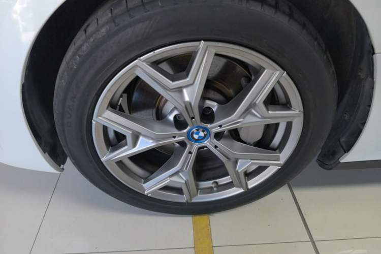 Used BMW i3 2024 eDrive 35 L Left Front Wheel Hub