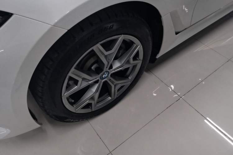 Used BMW i3 2024 eDrive 35 L Left Front Wheel Hub