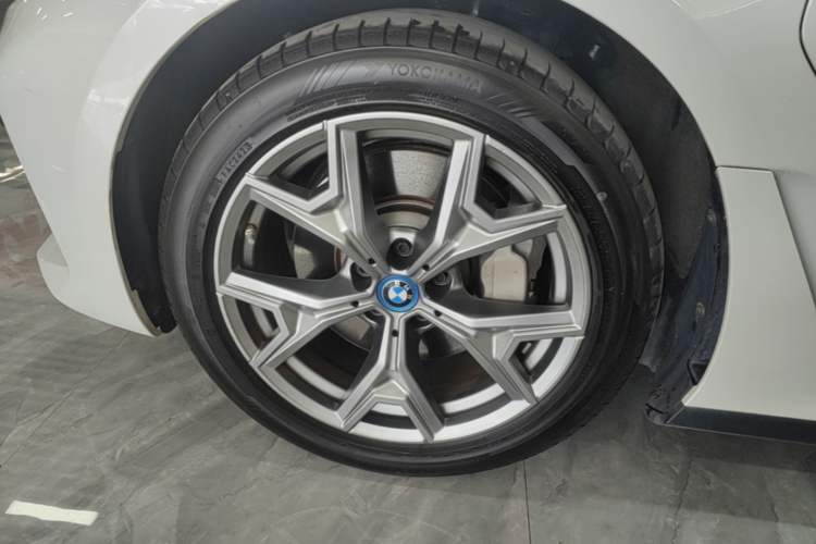 Used BMW i3 2024 eDrive 35 L Left Front Wheel Hub