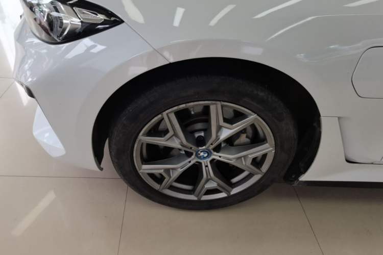 Used BMW i3 2024 eDrive 35 L Left Front Wheel Hub