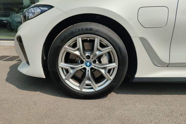 Used BMW i3 2024 eDrive 35 L Left Front Wheel Hub