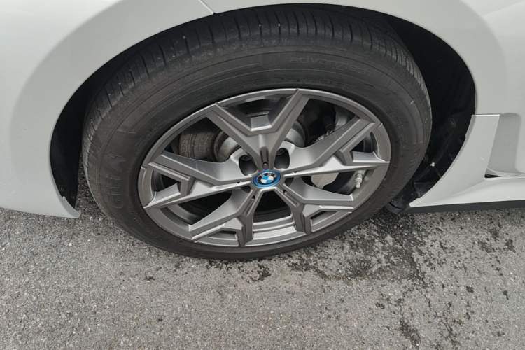 Used BMW i3 2024 eDrive 35 L Left Front Wheel Hub