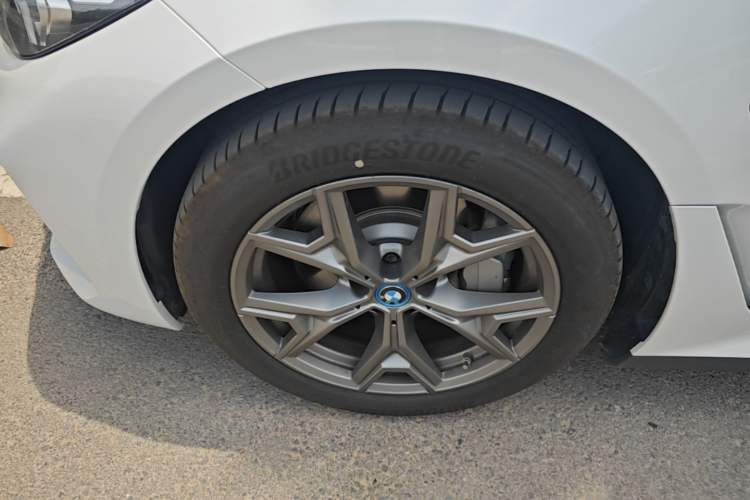 Used BMW i3 2024 eDrive 35 L Left Front Wheel Hub