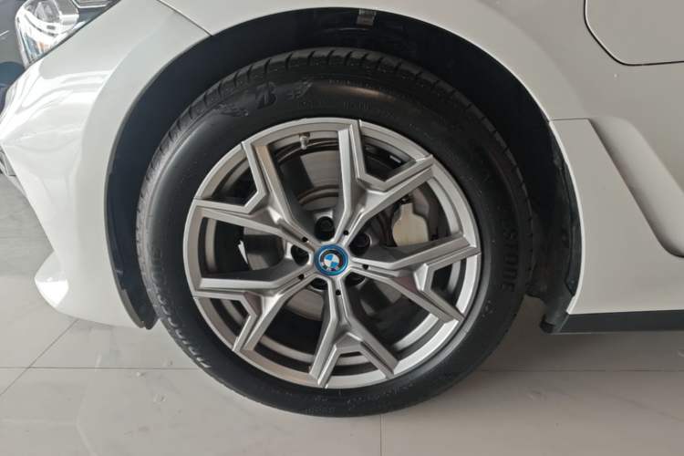 Used BMW i3 2024 eDrive 35 L Left Front Wheel Hub