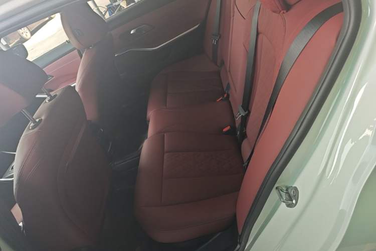 Used BMW i3 2024 eDrive 40 L Midnight Edition Left Rear Seat