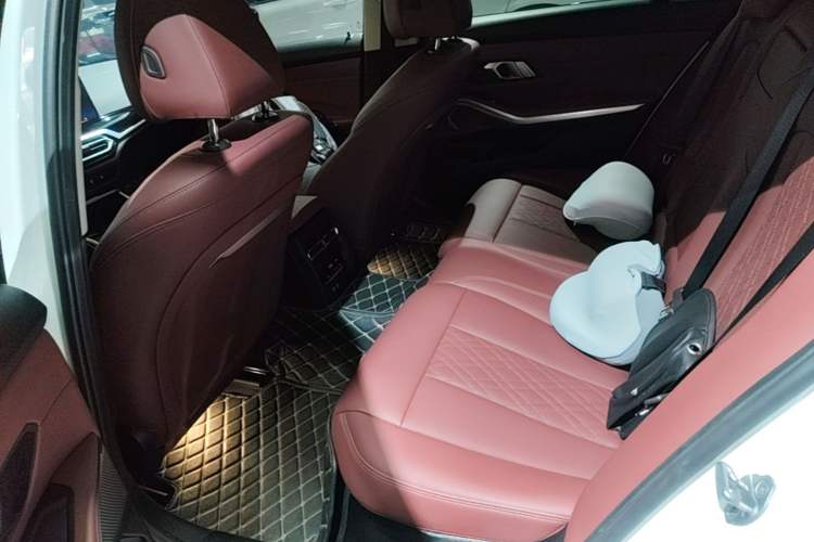 Used BMW i3 2024 eDrive 40 L Midnight Edition Left Rear Seat