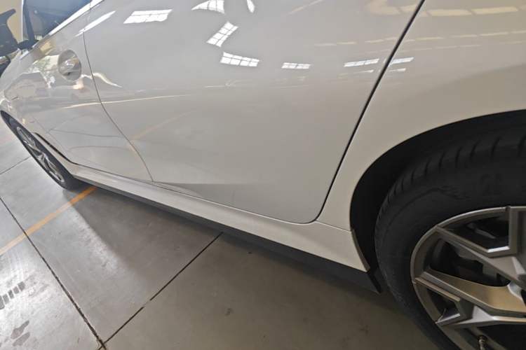 Used BMW i3 2024 eDrive 35 L Left Side Sill