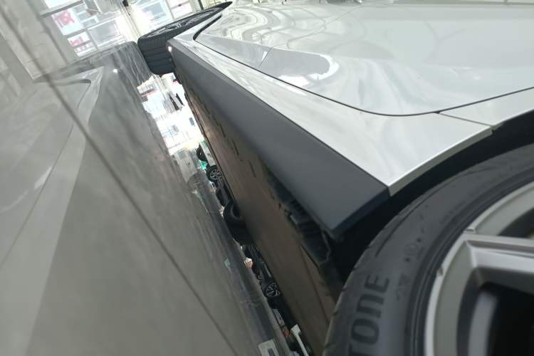 Used BMW i3 2024 eDrive 35 L Left Side Sill
