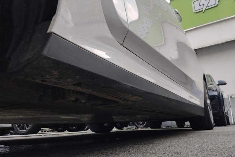 Used BMW i3 2024 eDrive 35 L Left Side Sill